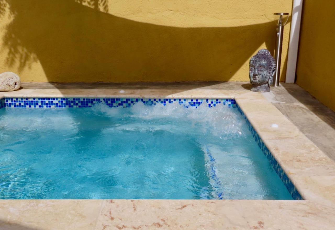 Historic Building The Palm Backyard Studio-Apartment Willemstad, Curacao Feel Home Away From Home Eksteriør bilde