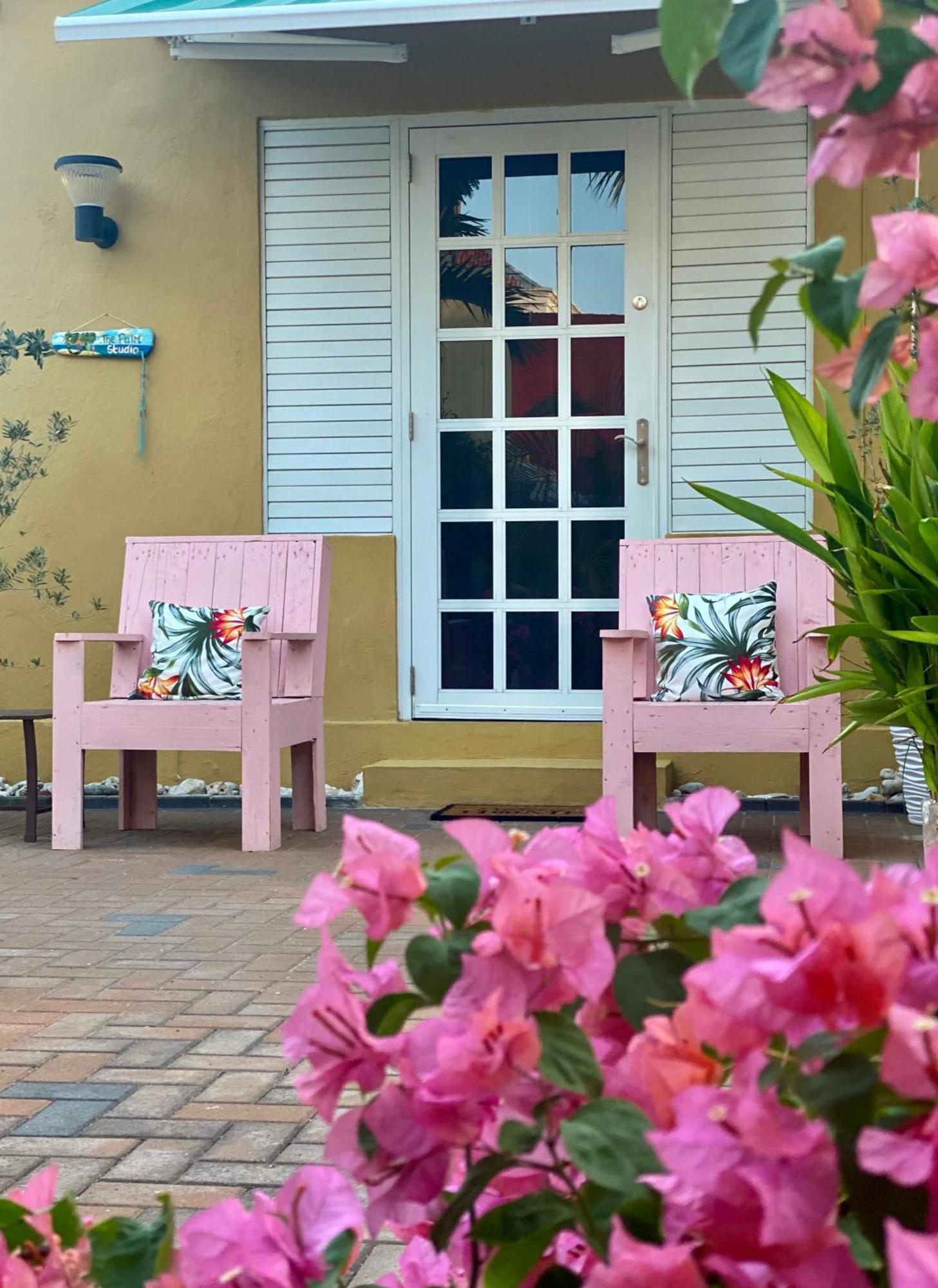 Historic Building The Palm Backyard Studio-Apartment Willemstad, Curacao Feel Home Away From Home Eksteriør bilde